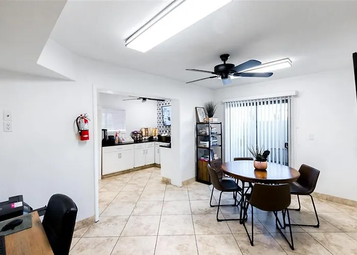 115 Fully Furnished 1br Suite-prime Location Apartment *