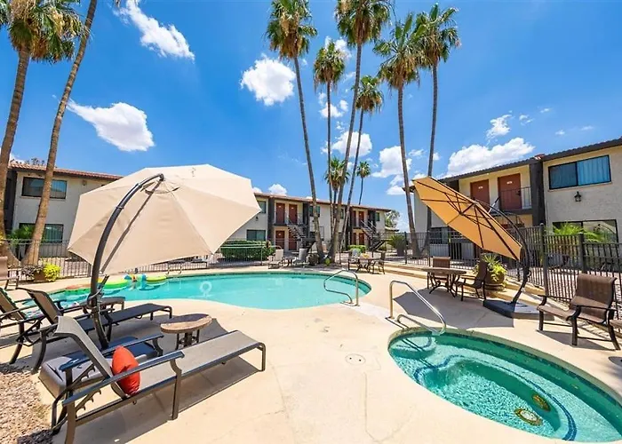 115 Fully Furnished 1br Suite-prime Location *