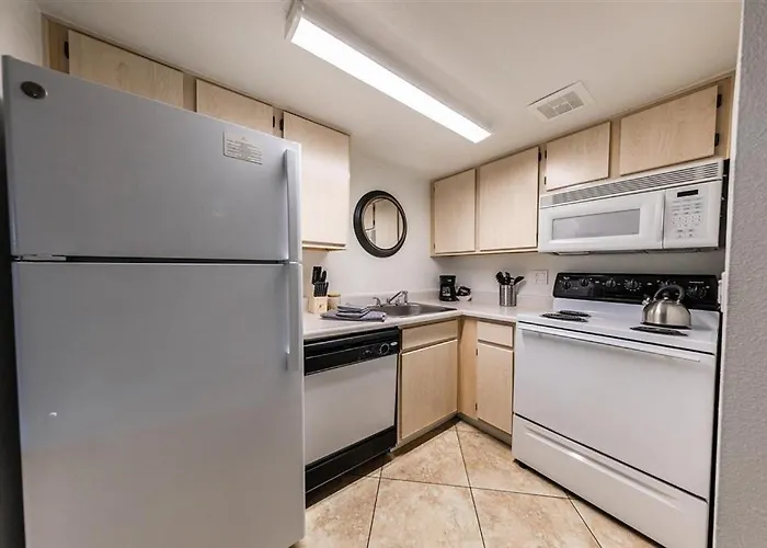 115 Fully Furnished 1br Suite-prime Location
